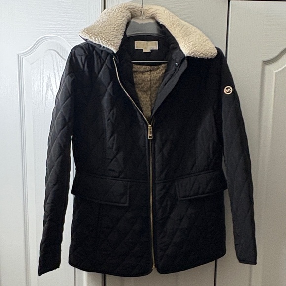 MICHAEL Michael Kors Jackets & Blazers - MICHAEL Michael Kors Quilted Black Puffer with Cream Shearling Collar